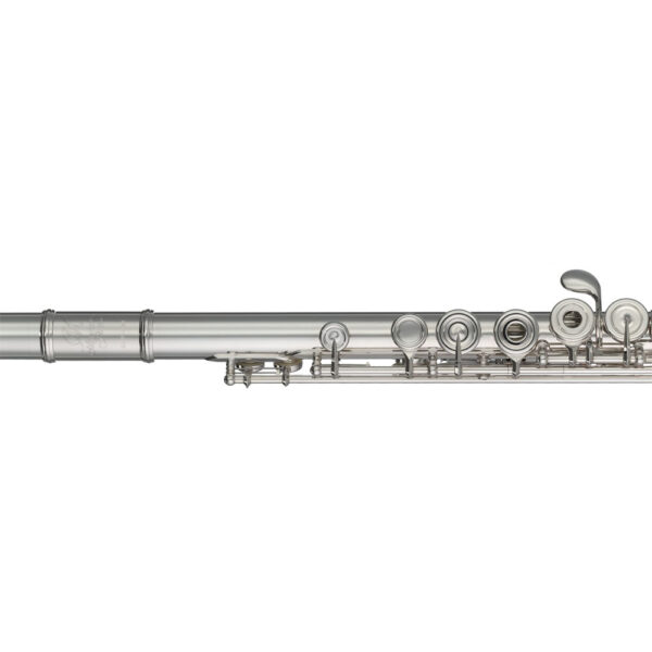 je flauta ručne izrade i napravljena je od Britanija (.958) srebra (Britannia silver)